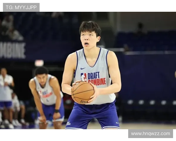 勇士开局火力全开首节压制开拓者季前赛战况激烈悬念初现 勇士开局火力全开首节压制开拓者季前赛战况激烈悬念初现